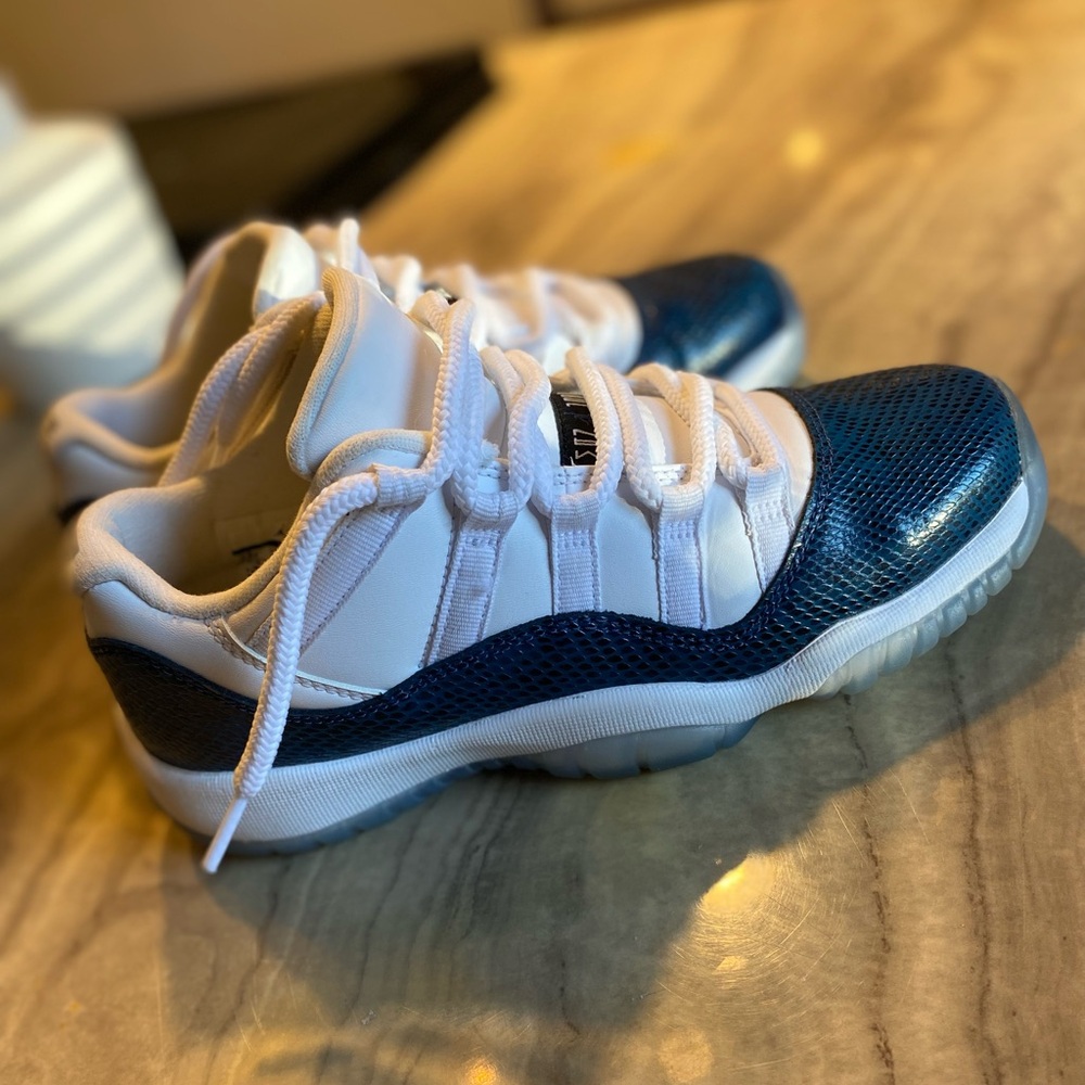 Blue and white snake skin Jordan 11 5.5y